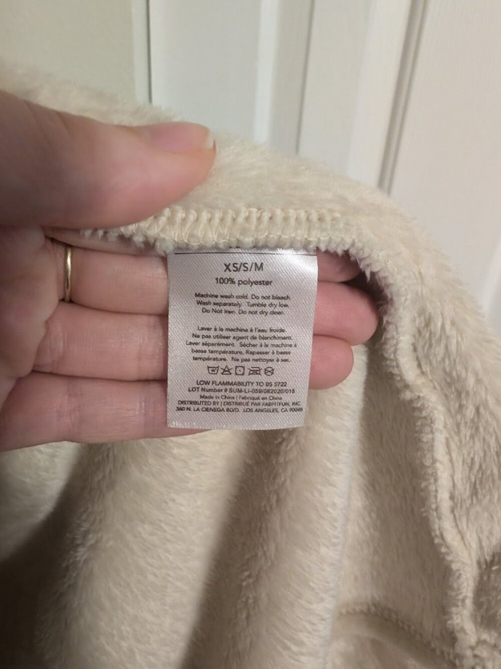 Cozy, fleece cream hooded robe xs/s/m NWT - Picture 2 of 5